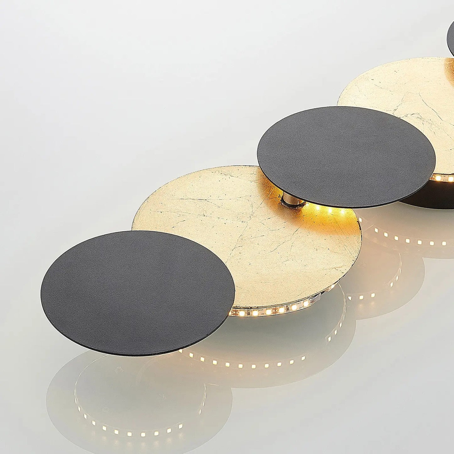 Lindby Gražina LED sieninis šviestuvas su septyniais šviestuvais