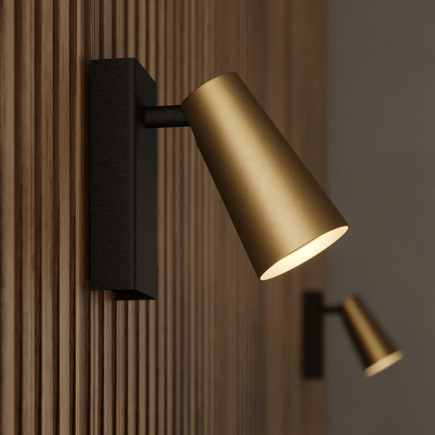 Lucande Angelina prožektorius, žalvaris-auksinis, 1 lemputė.