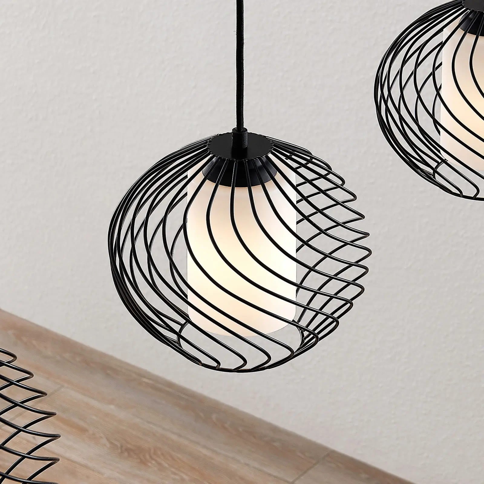 Lindby Cedrice narvelio pakabinamas šviestuvas, 3 šviestuvai