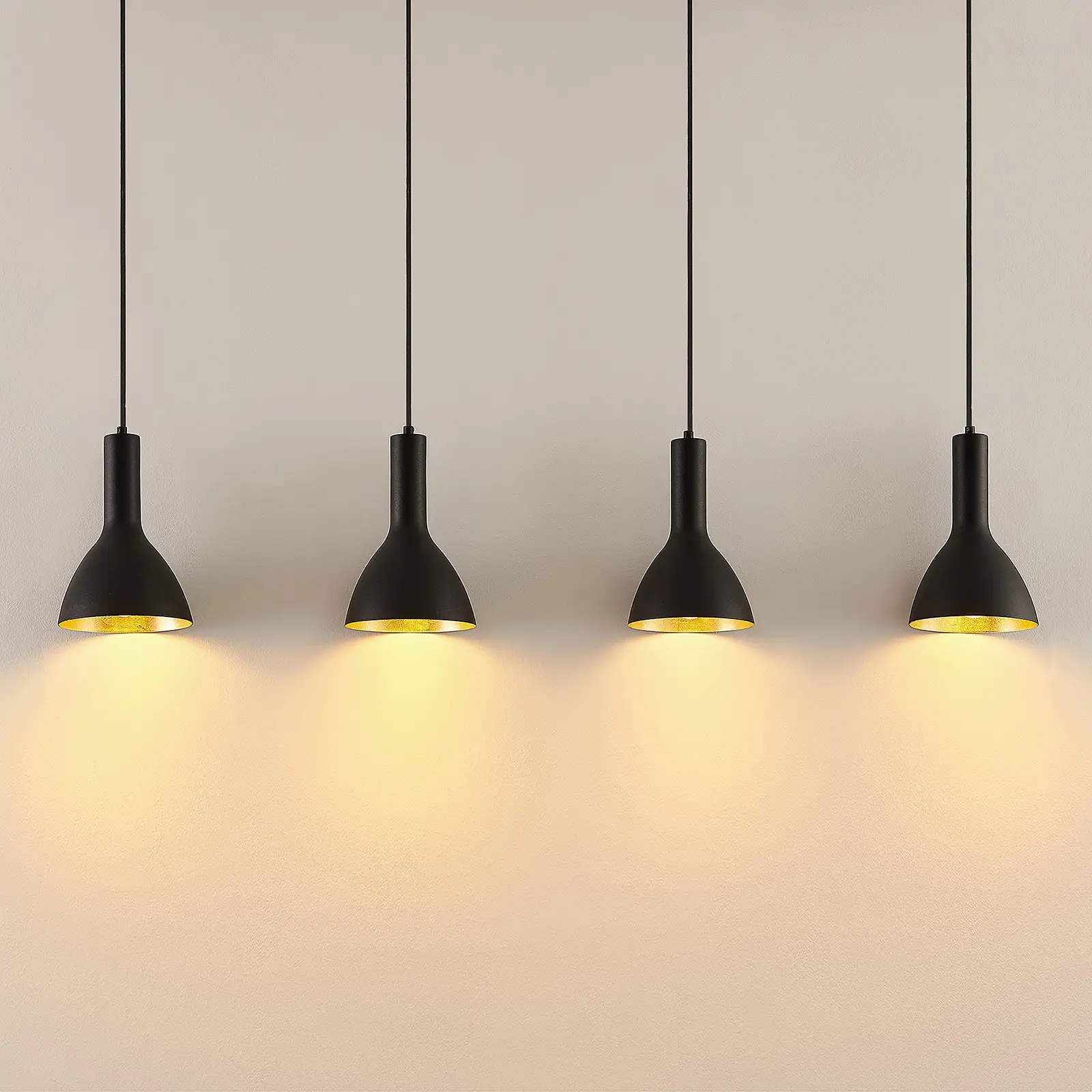 Archchio Cosmina pakabinamas šviestuvas, 4 lempučių. ilgas juodas