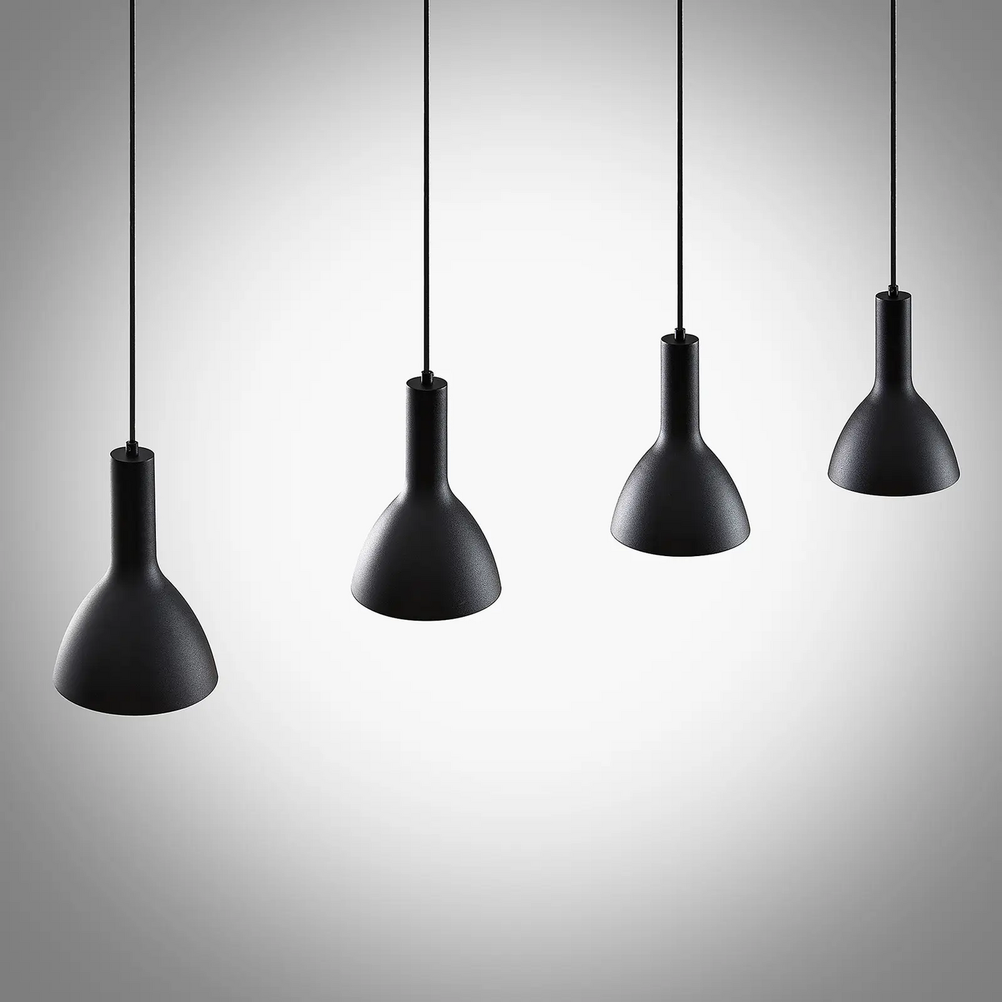 Archchio Cosmina pakabinamas šviestuvas, 4 lempučių. ilgas juodas