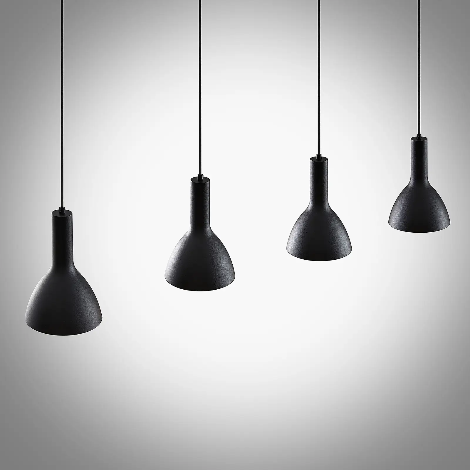 Archchio Cosmina pakabinamas šviestuvas, 4 lempučių. ilgas juodas