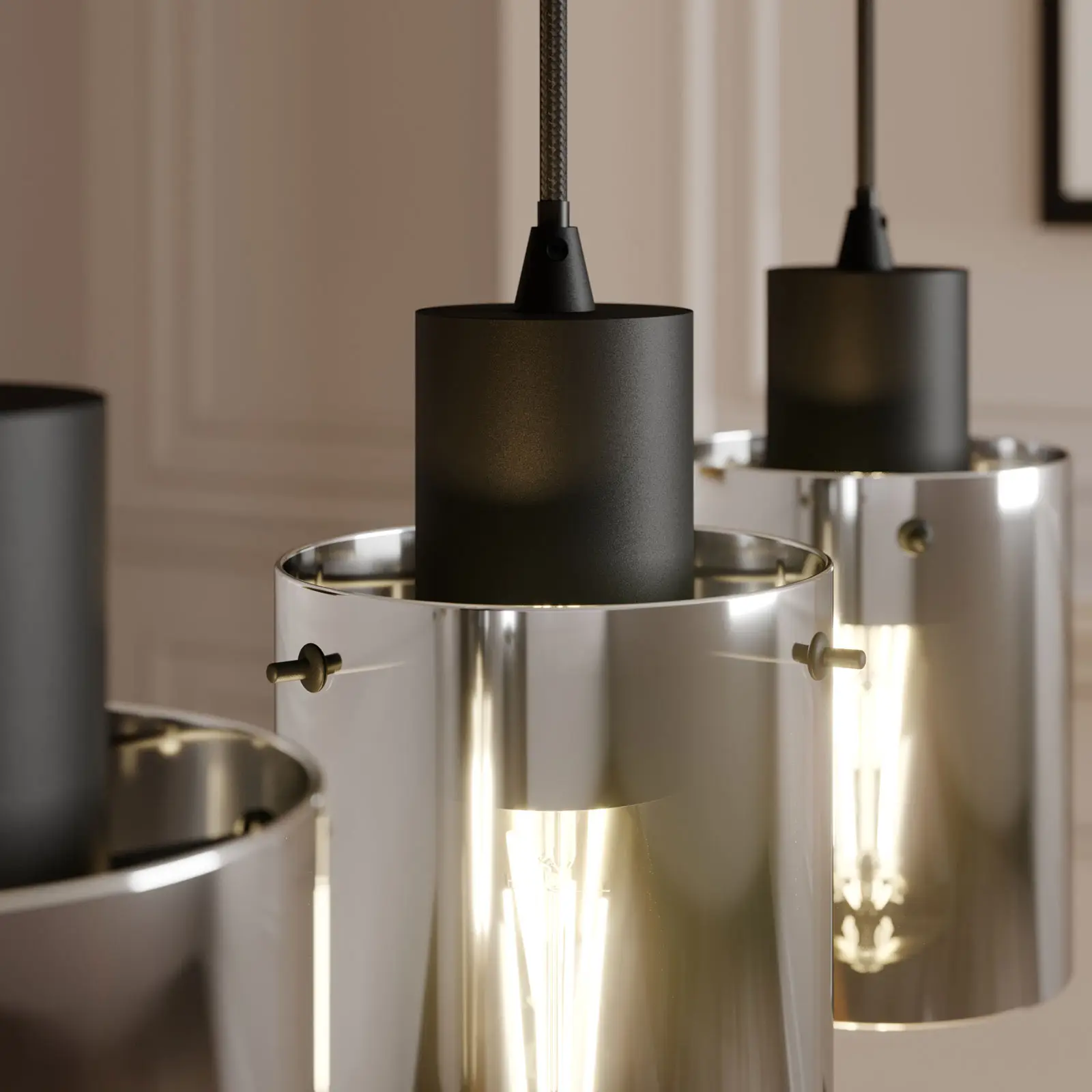 Lindby Kourtney pakabinamas šviestuvas su stiklo gaubtu, 4 lempučių.