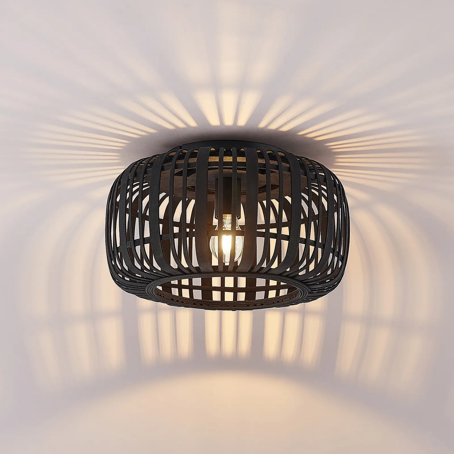 Lindby Canyana lubinis šviestuvas pagamintas iš rotango, juodas