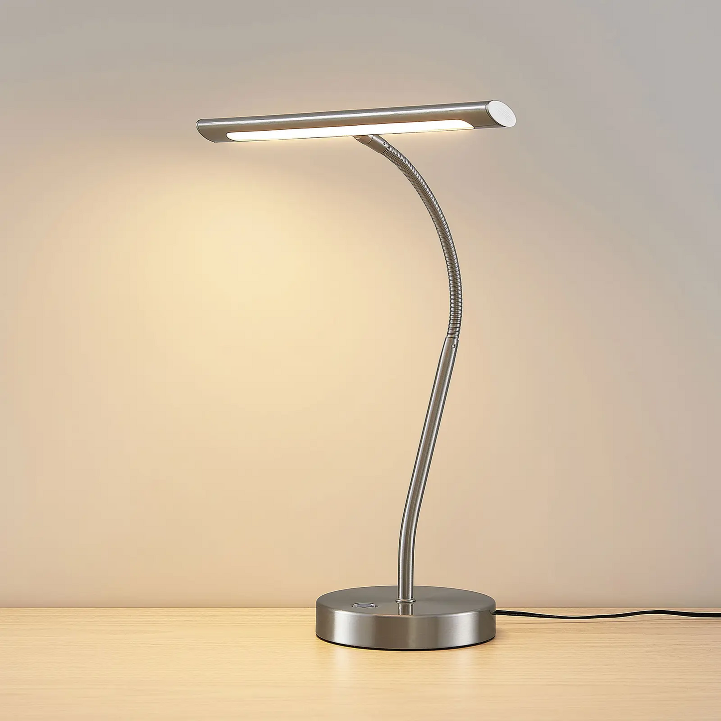 Lindby Nikali LED stalinė lempa, nikelis