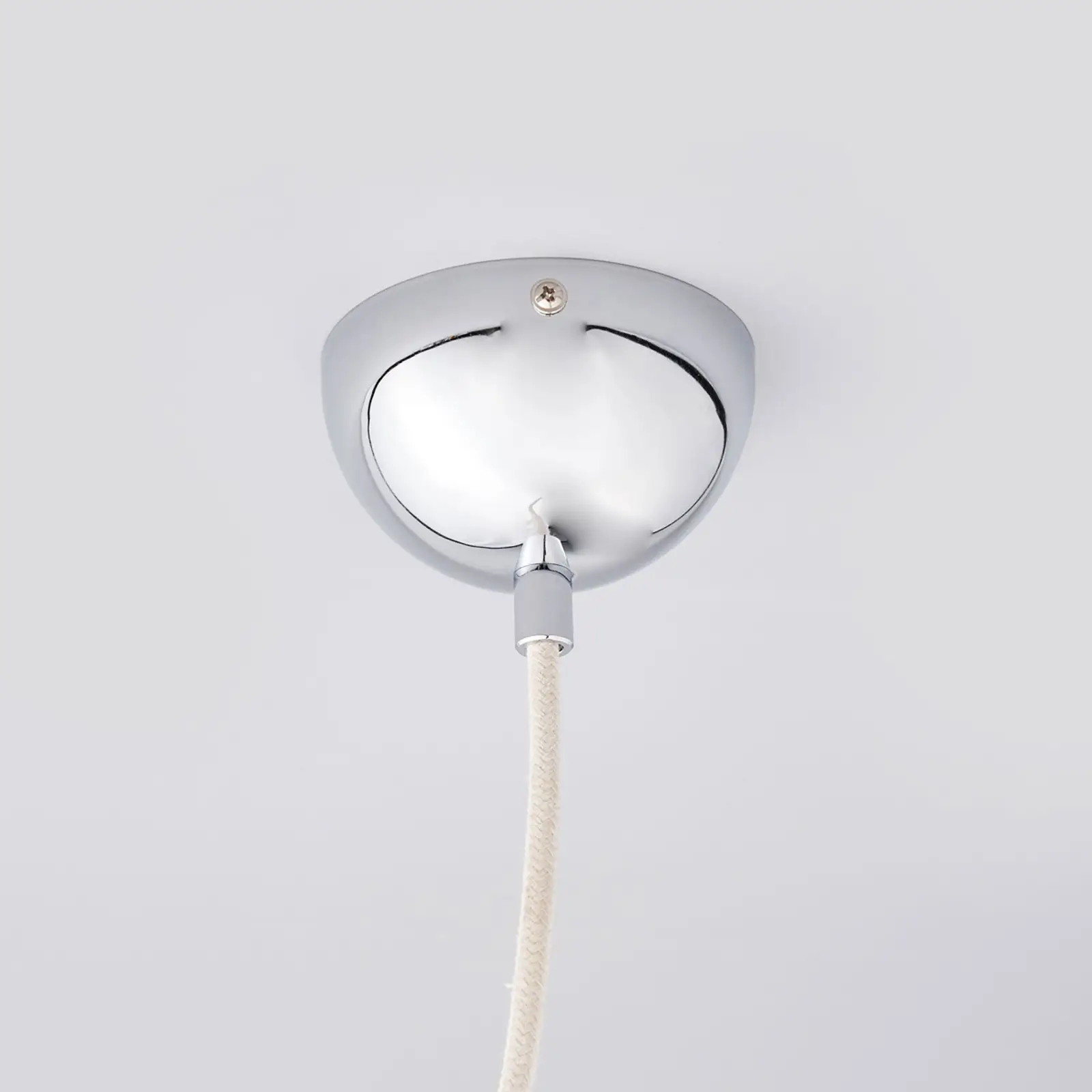 Medinis pakabinamas šviestuvas Trigonon