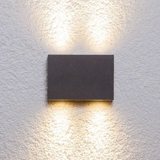 Kvadratinis lauko sieninis šviestuvas Henor su 4 LED