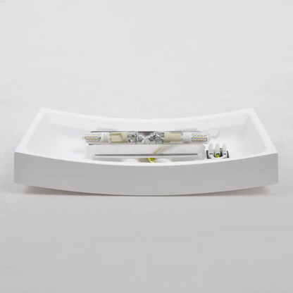 Šiek tiek lenktas sieninis šviestuvas Leander, dažomas