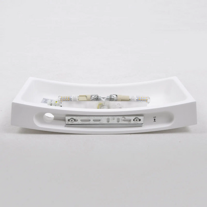 Šiek tiek lenktas sieninis šviestuvas Leander, dažomas