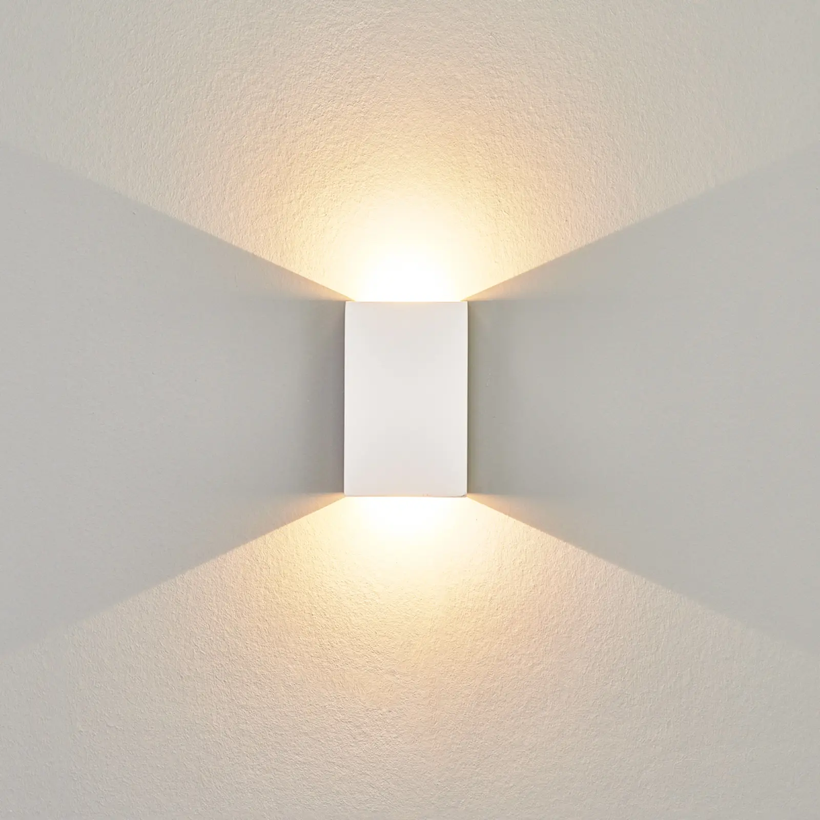 LED sieninis šviestuvas Fabiola iš gipso, aukštis 16 cm