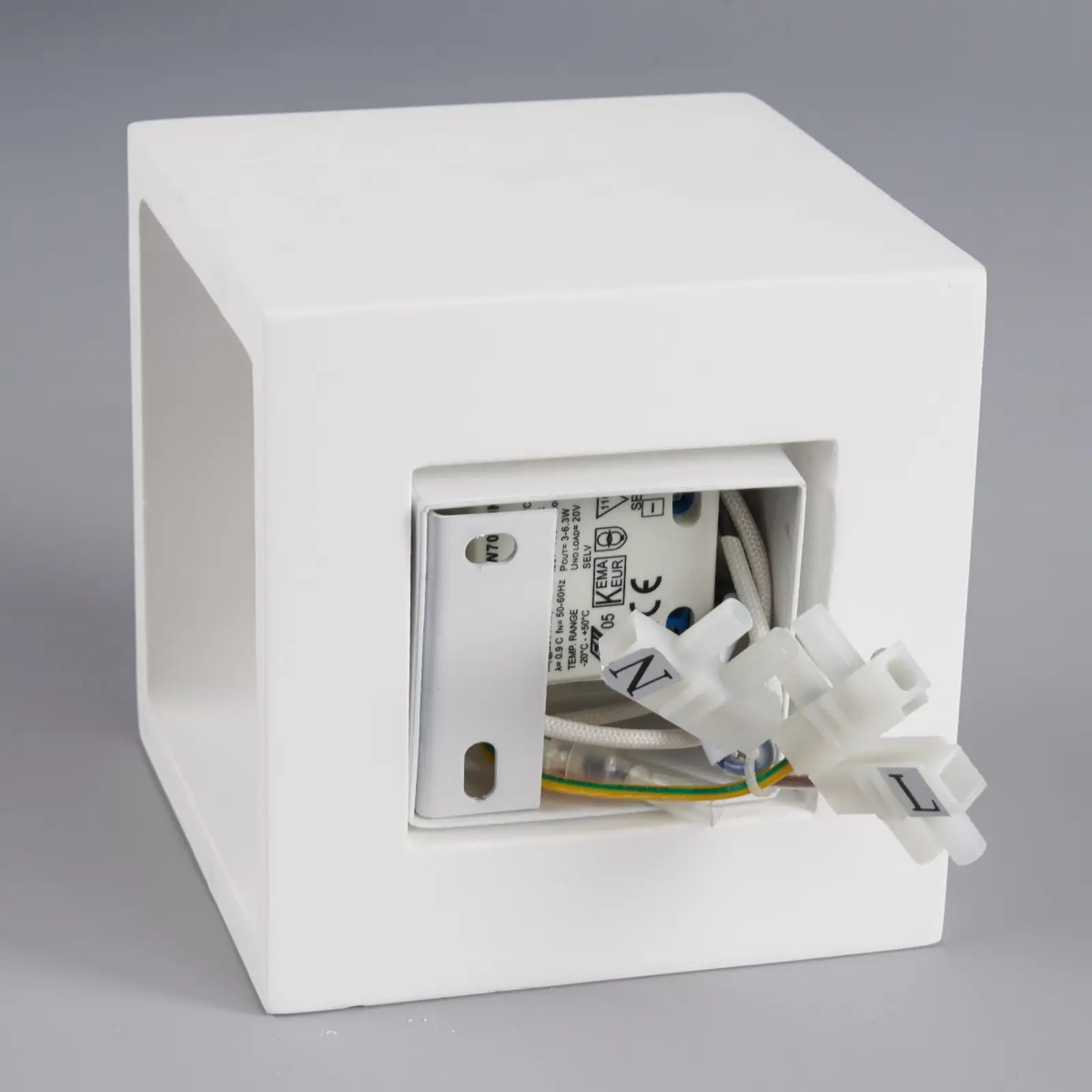 Kubo formos Marita LED sieninis šviestuvas iš gipso