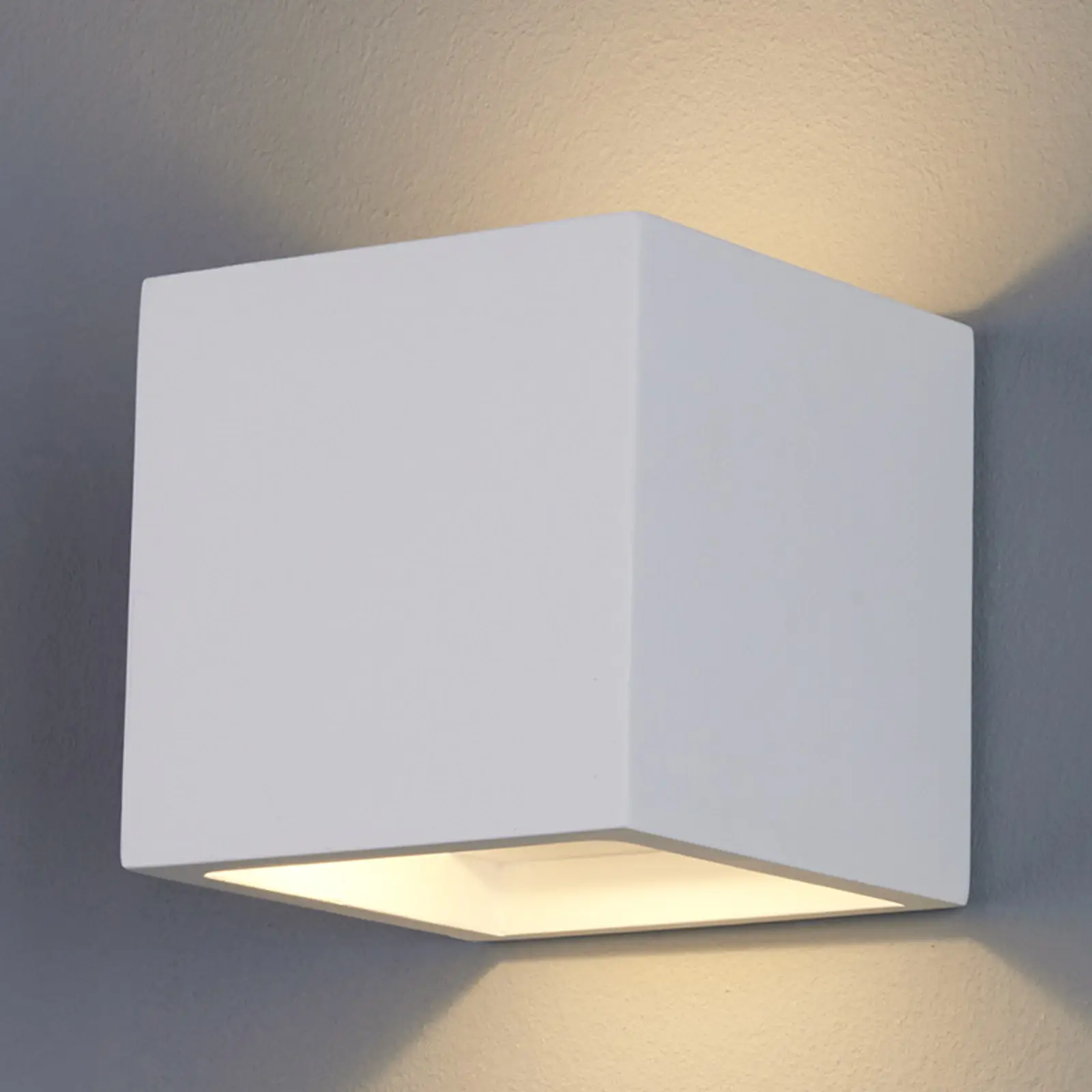 Kubo formos Marita LED sieninis šviestuvas iš gipso