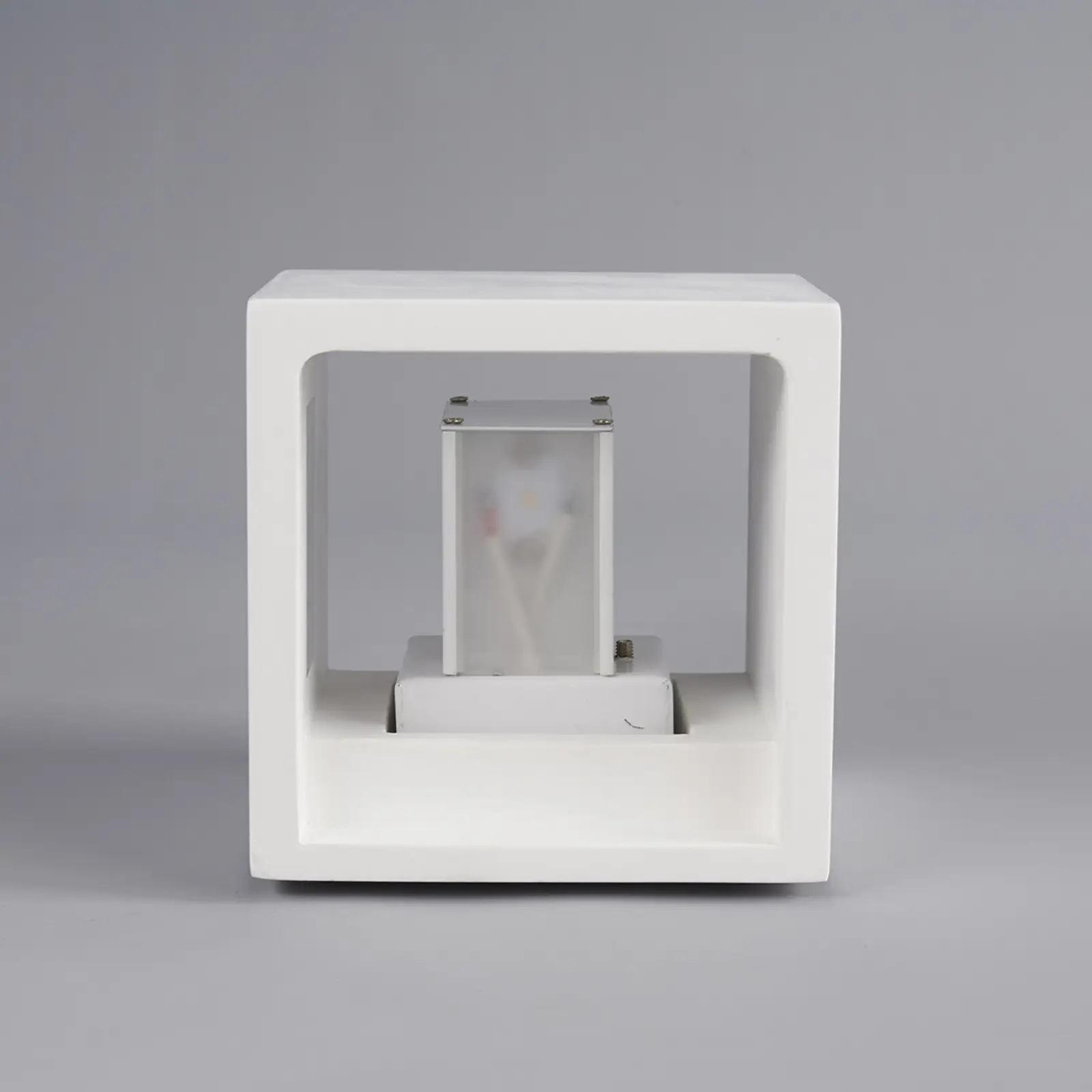 Kubo formos Marita LED sieninis šviestuvas iš gipso