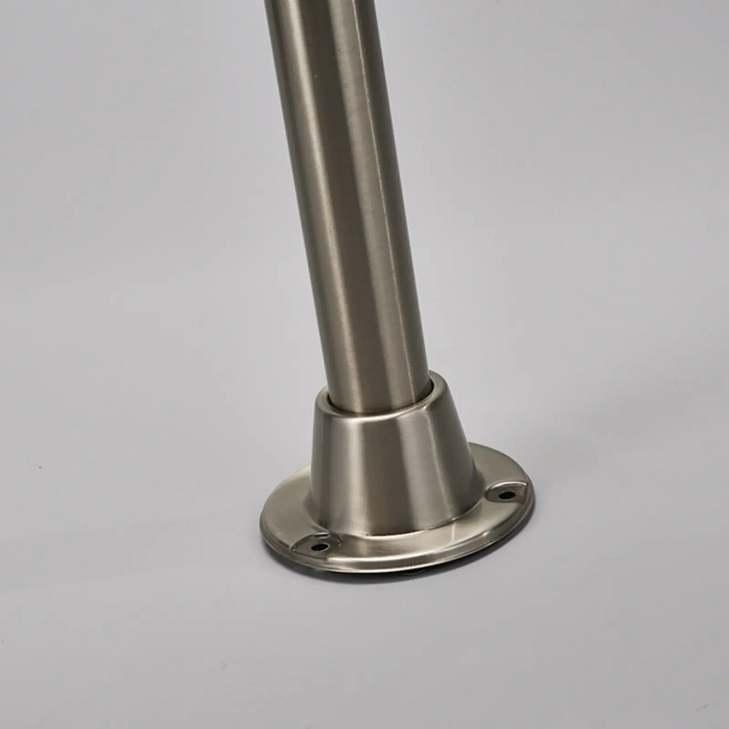 Dviejų lempučių stiebo žibintas Mian pagamintas iš nerūdijančio plieno