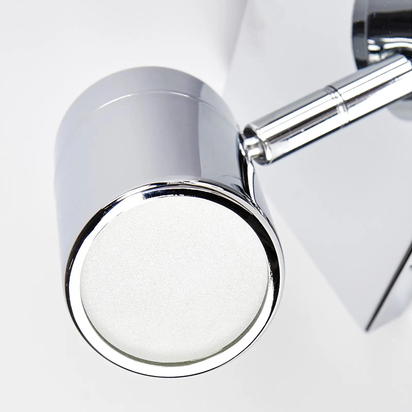 2 fl. Dejan vonios sieninis šviestuvas chromo