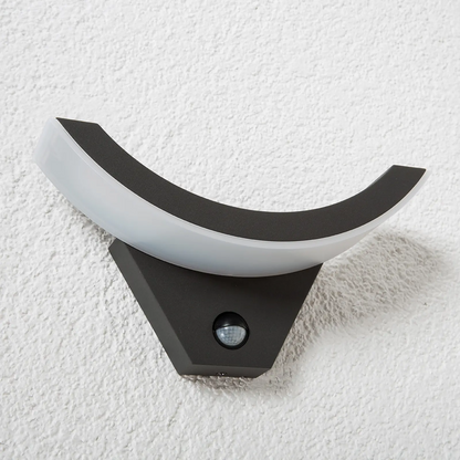 Pusiau LED lauko sieninis šviestuvas su judesio jutikliu