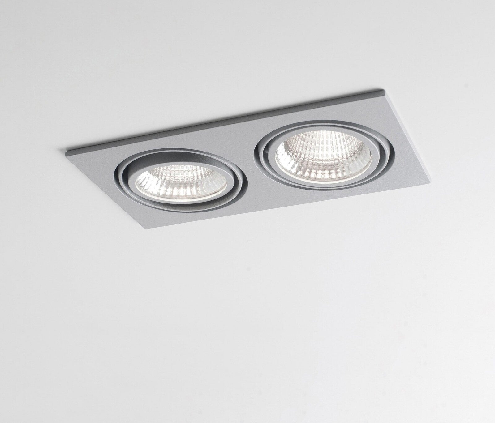 LED įleidžiamas Now 2 Square Dvigubas baltas 3000K 2 liepsnos 25°