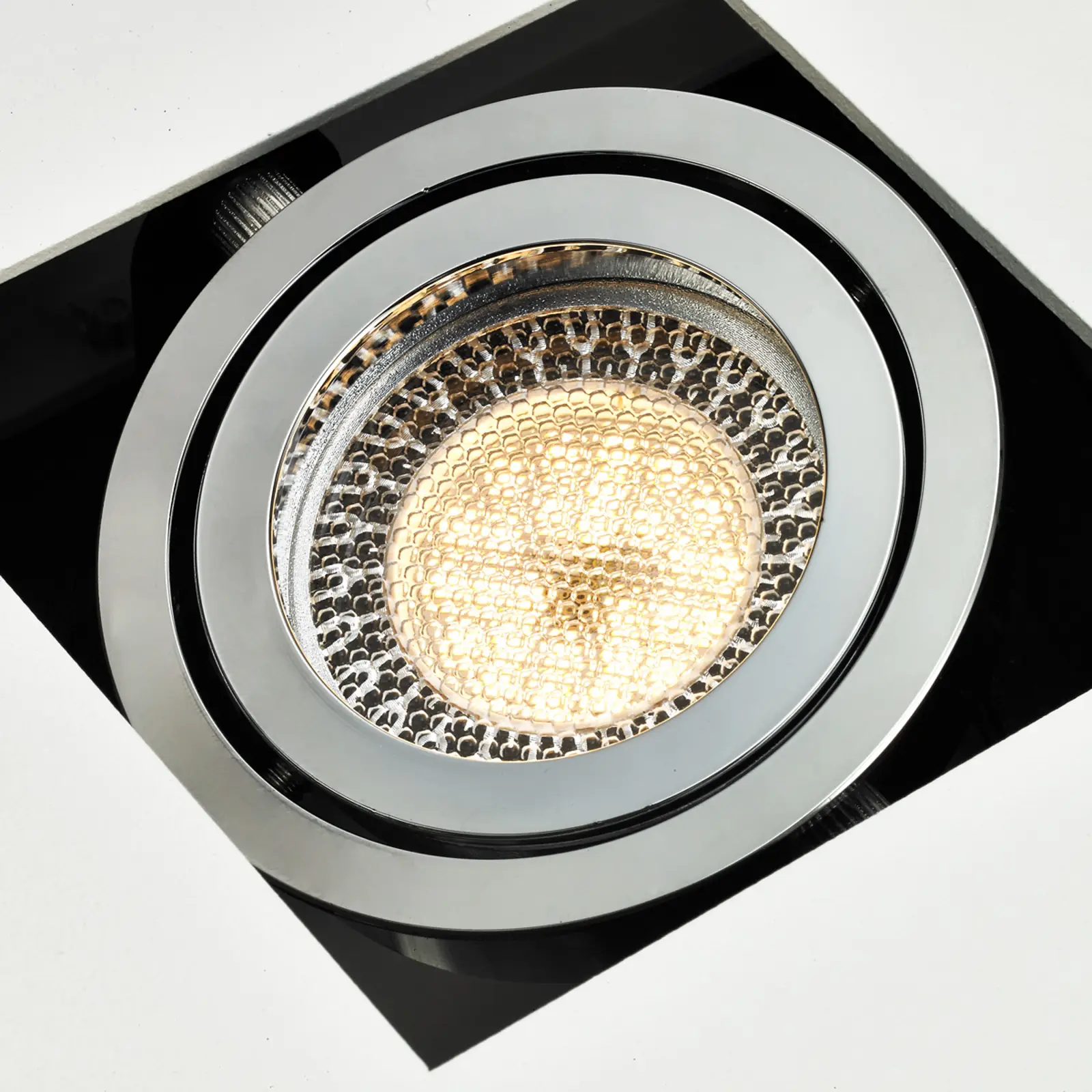 Baltos spalvos didelio intensyvumo Vince LED lubinis šviestuvas su 8 lemputėmis.