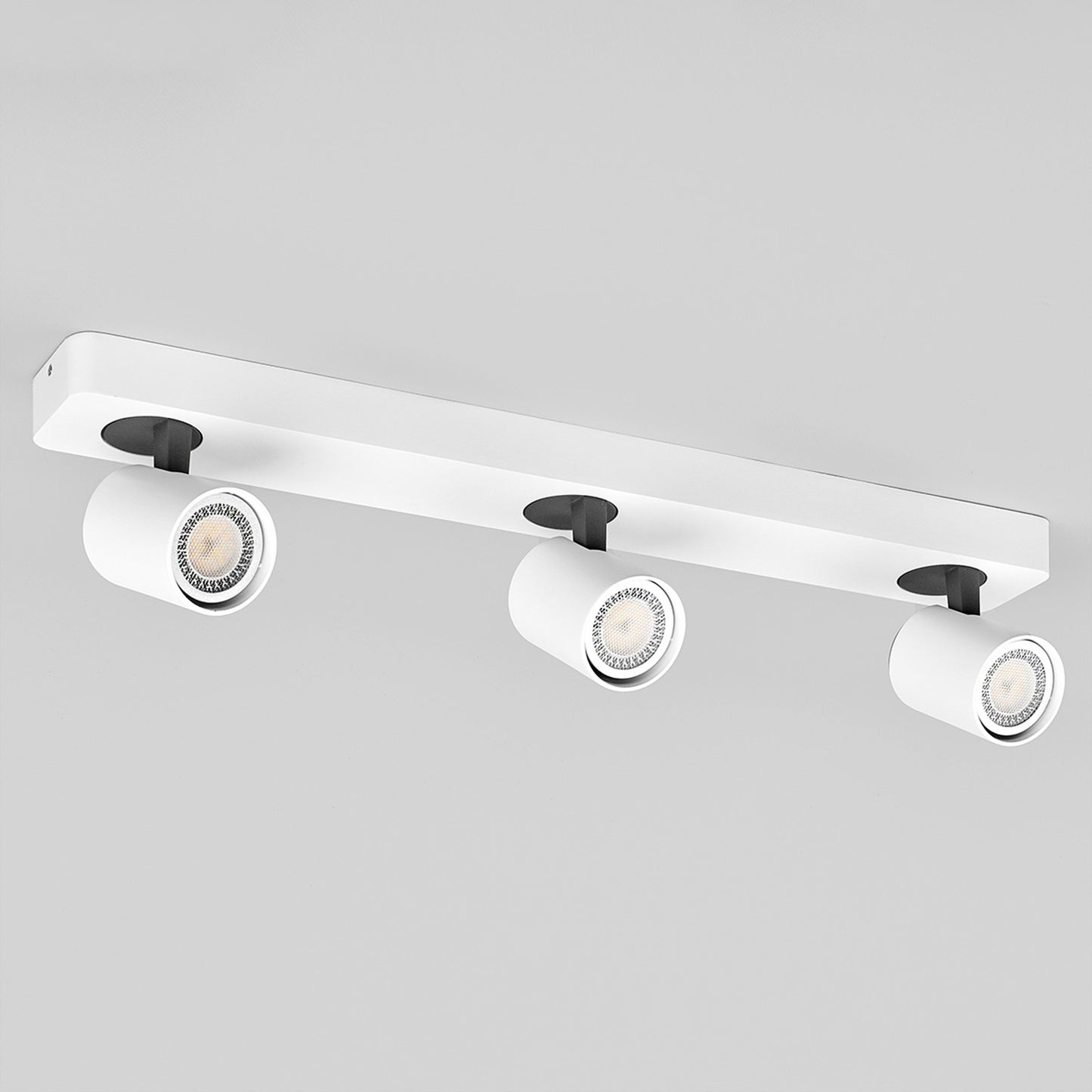 Trijų lempučių Sean LED prožektorius baltas