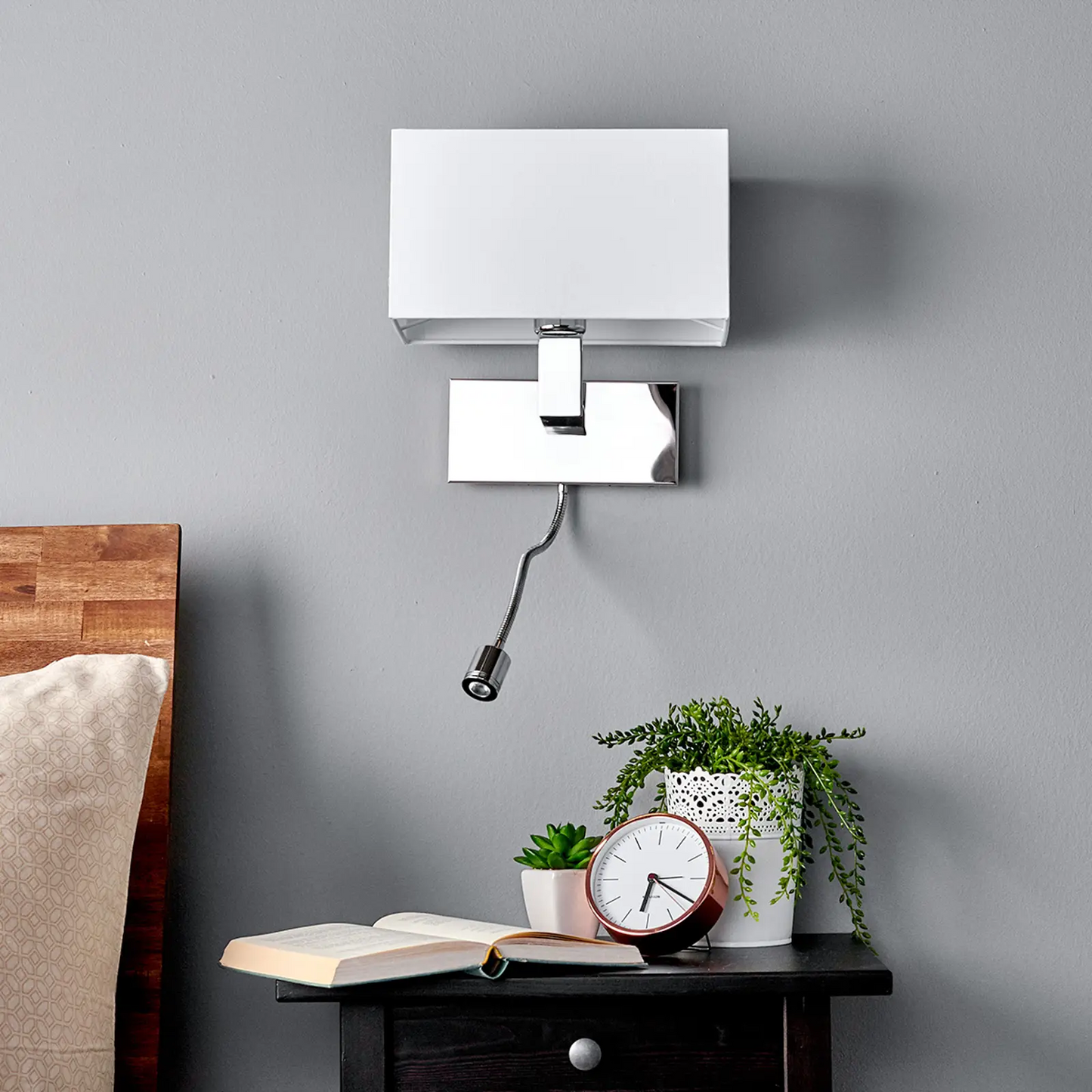 Sieninis šviestuvas Tamara su medžiaginiu šviestuvu ir lanksčia LED rankena