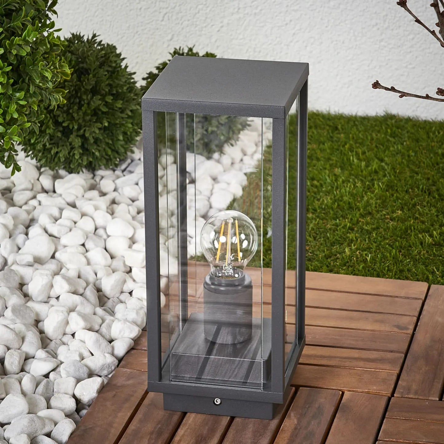 Annalea - kvadrato formos pjedestalo šviestuvas