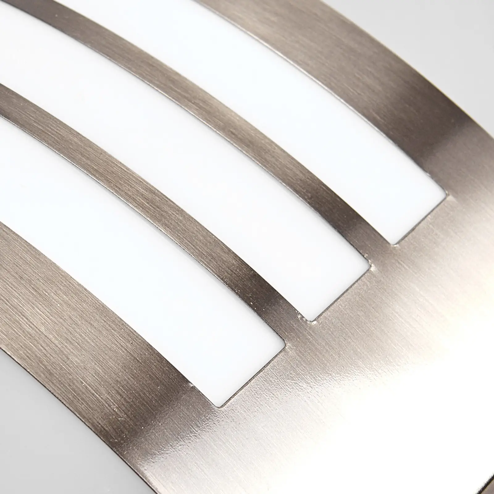 Dryžuoto išvaizdos lauko sieninis šviestuvas Raja