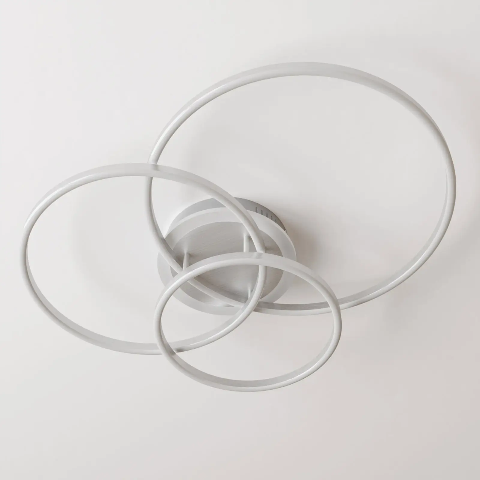 Lindby Smart Tula LED lubų šviestuvas, programa, CCT