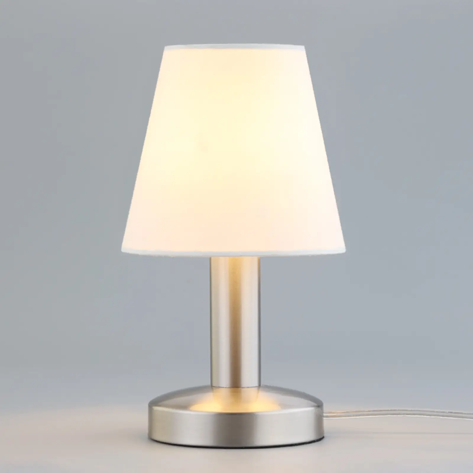 Hanno naktinis šviestuvas su balto audinio gaubtu