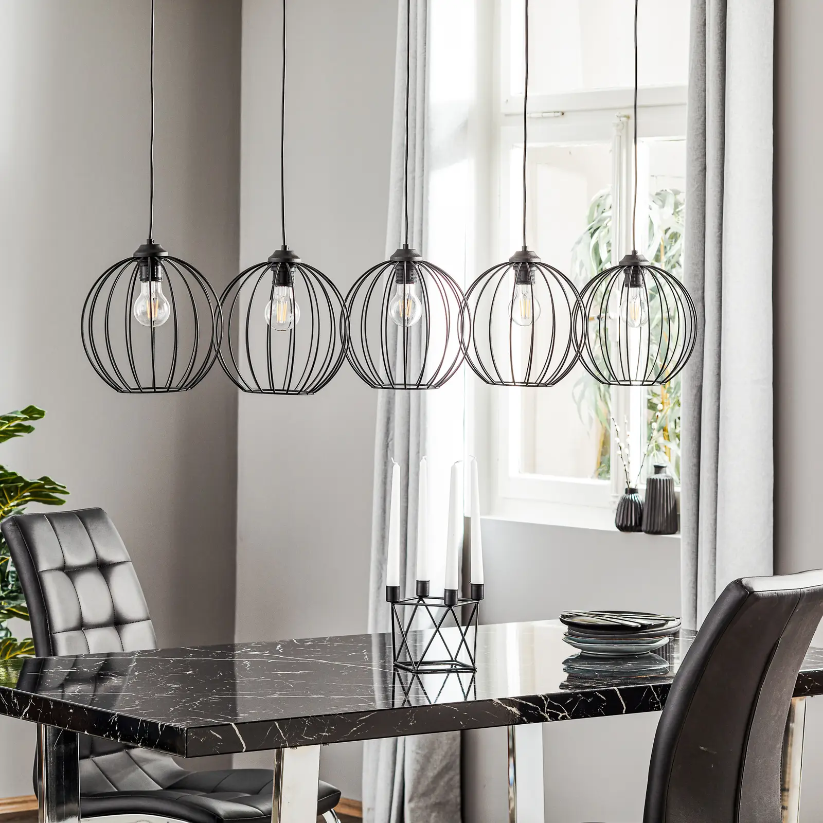 Cumera pakabinamas šviestuvas, ilgas, 5 lempučių