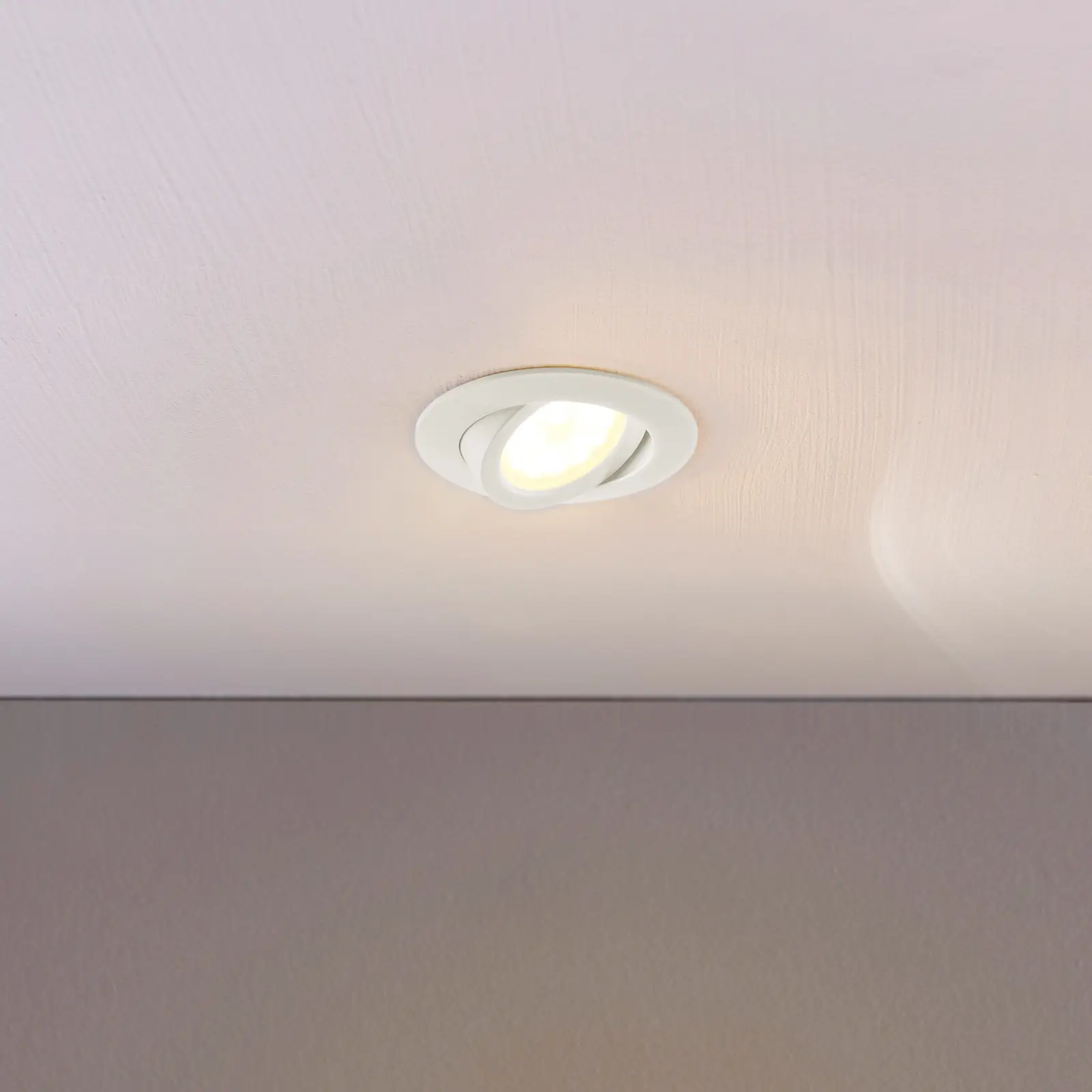 LED įleidžiamas prožektorius Andrej, apvalus, kreminės baltos spalvos