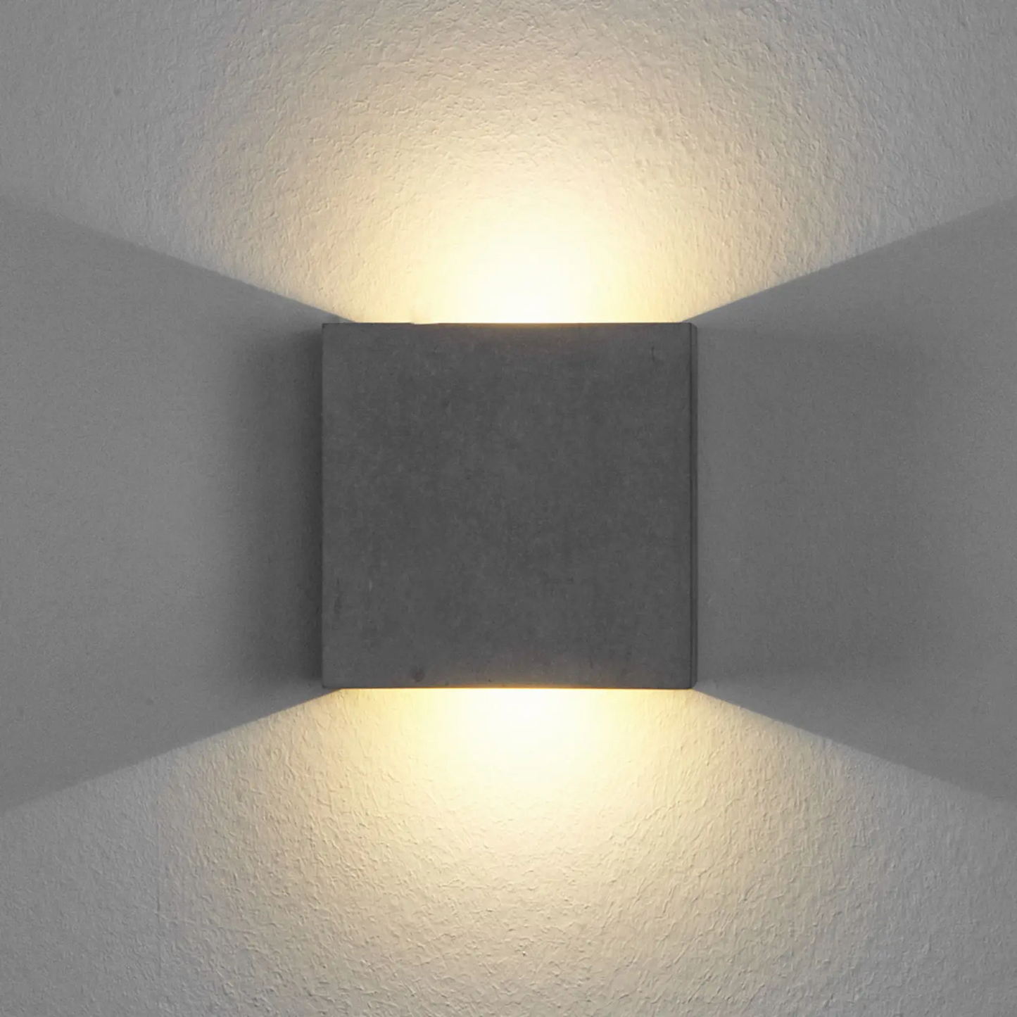 Yva - Betoninis LED sieninis šviestuvas