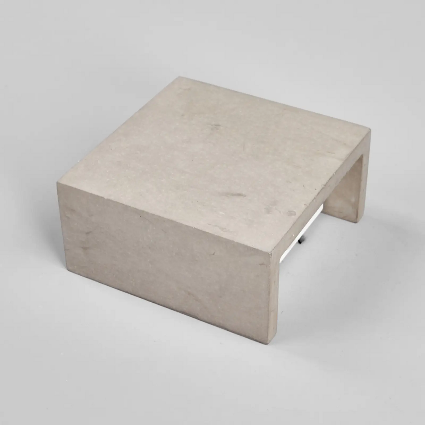 Yva - Betoninis LED sieninis šviestuvas