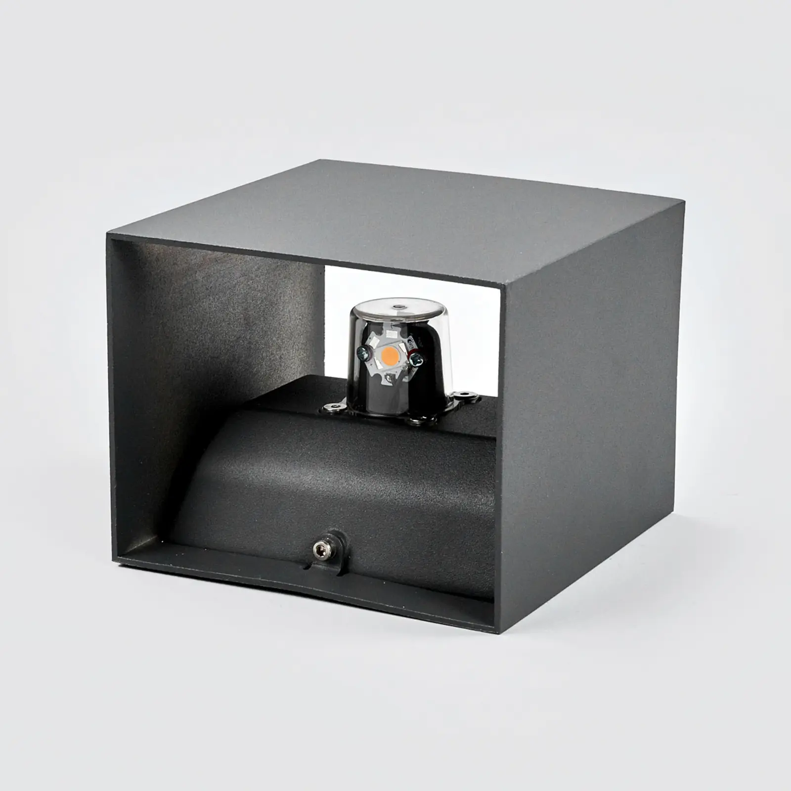 Evie - lauko sieninis šviestuvas su LED lemputėmis