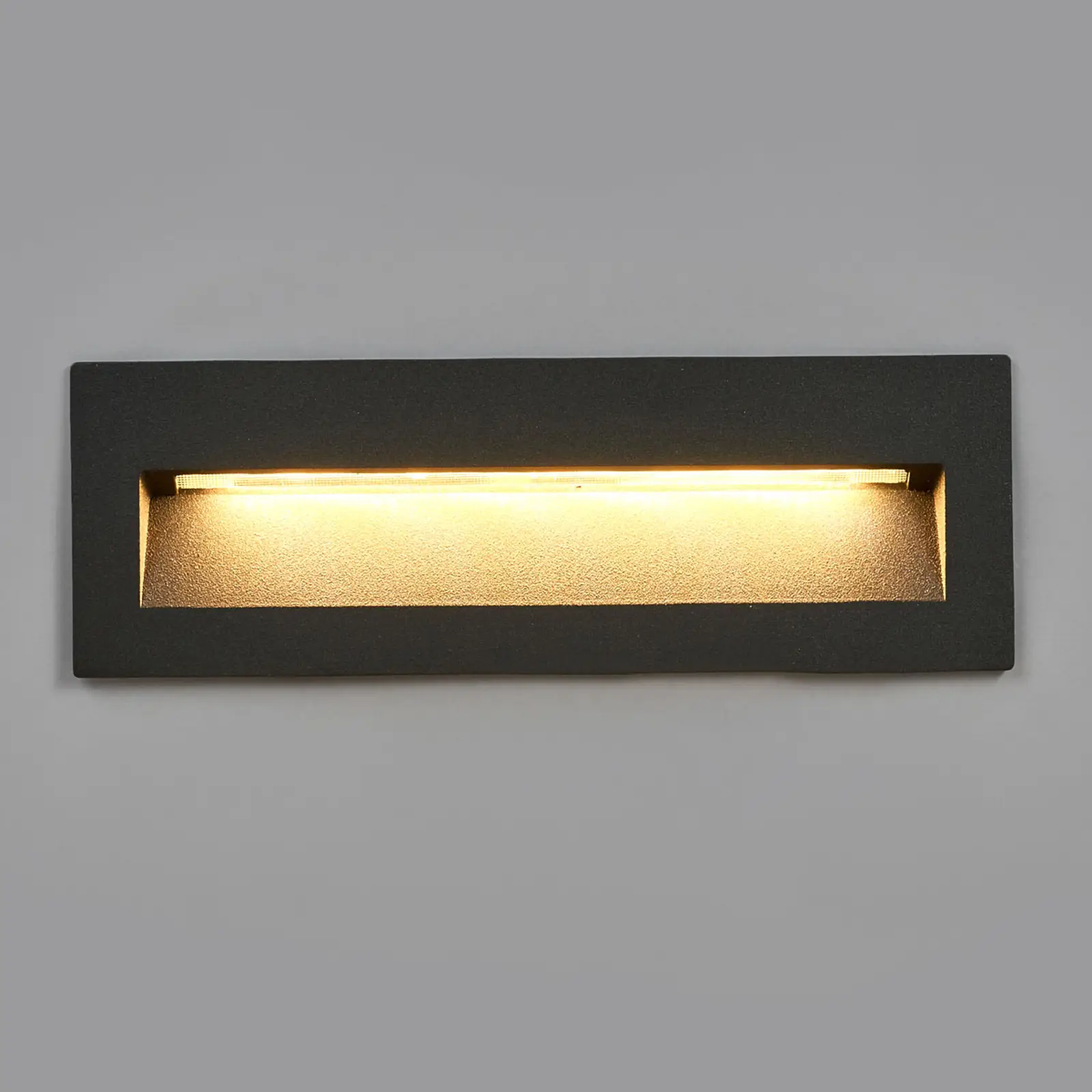 Tamsus Loya LED įleidžiamas šviestuvas, tvirtinamas prie sienos išorėje