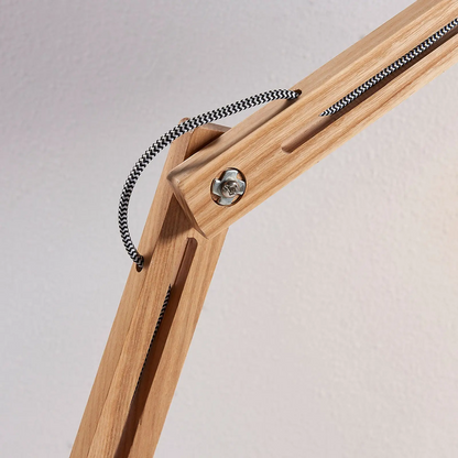 Shivanja - toršeras pagamintas iš medžio ir metalo