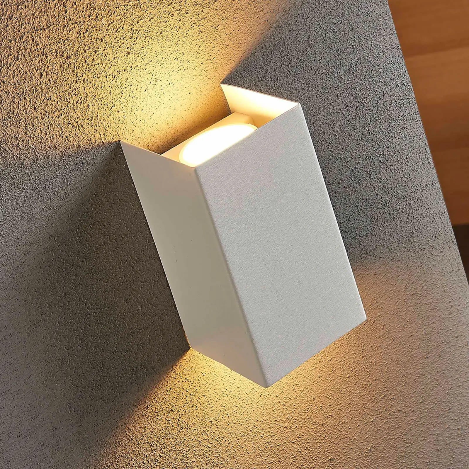 LED sieninis šviestuvas Jaymie, 2 lempučių, reguliuojamas per jungiklį.