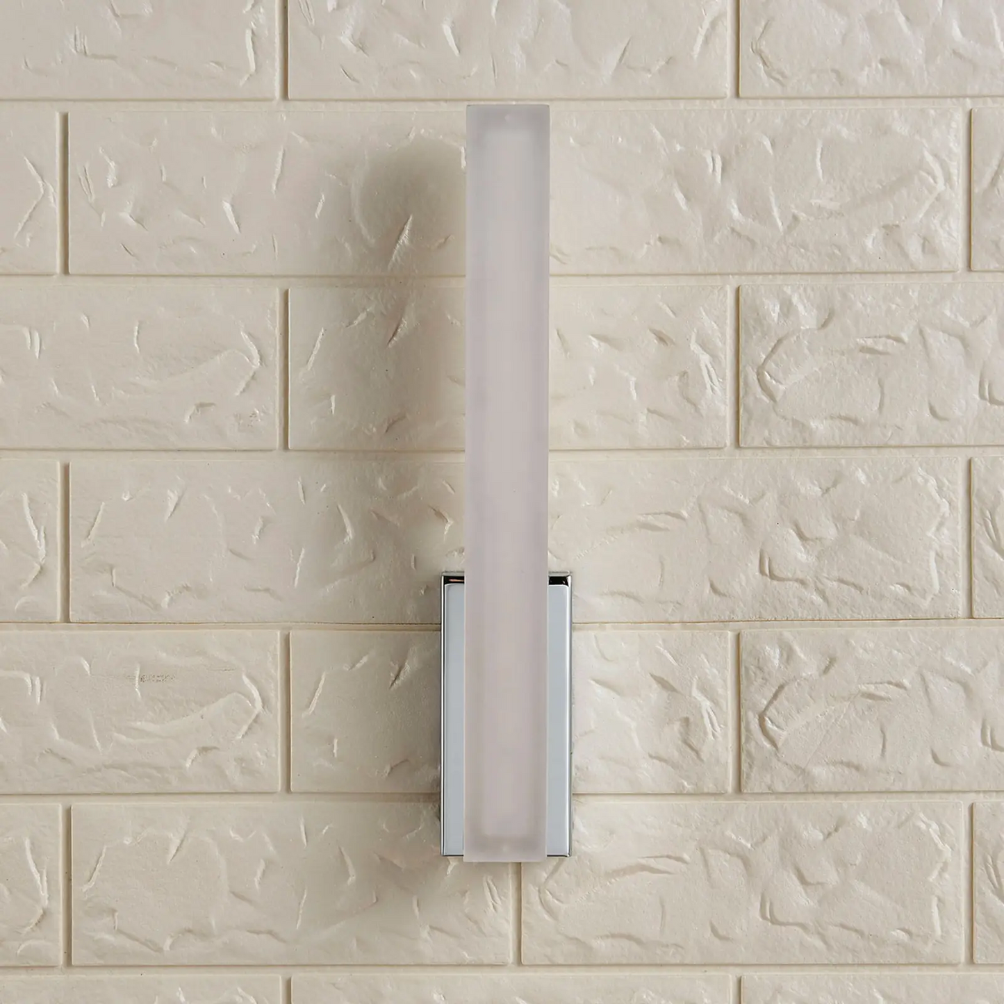 Siauras LED sieninis šviestuvas Julie, IP44