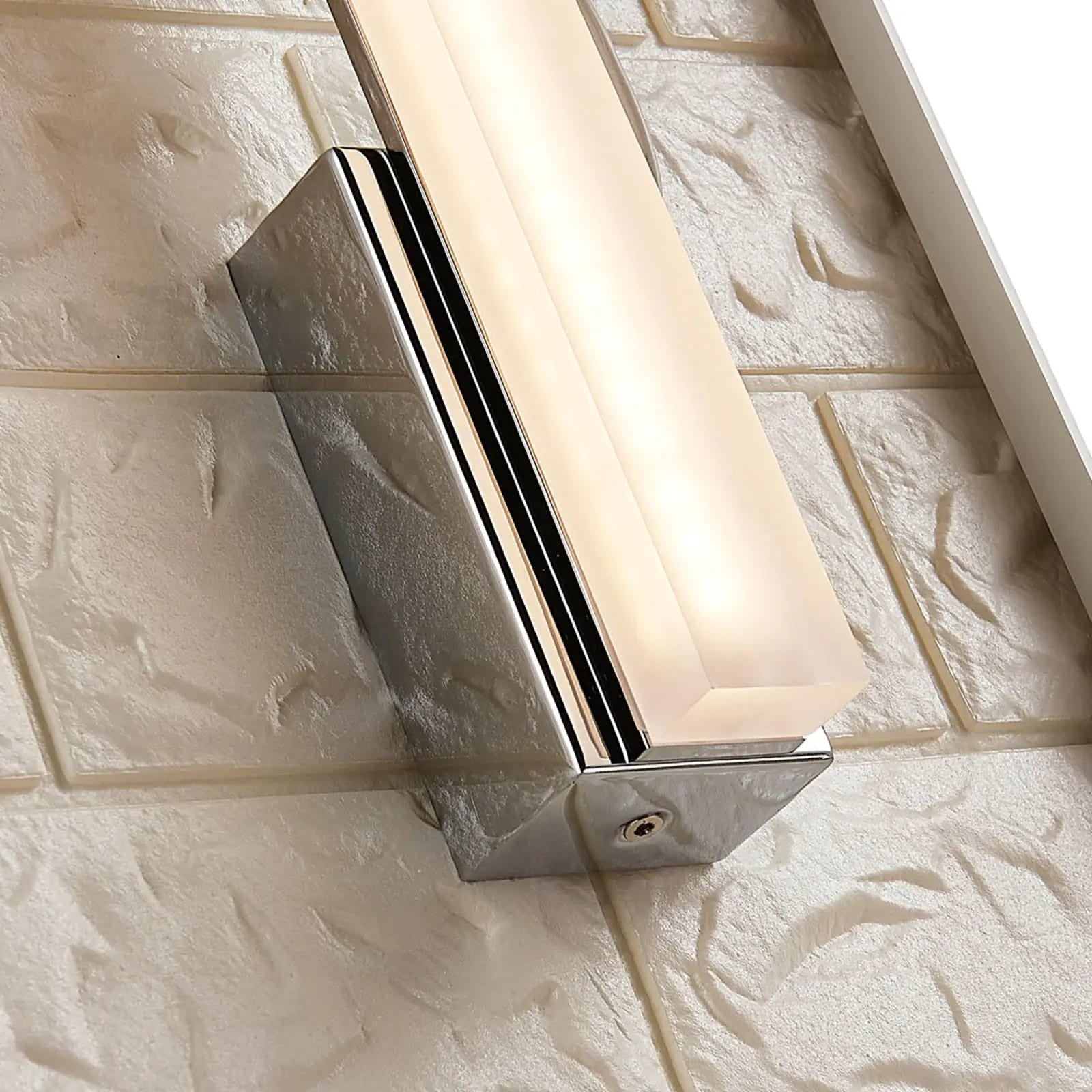 Siauras LED sieninis šviestuvas Julie, IP44