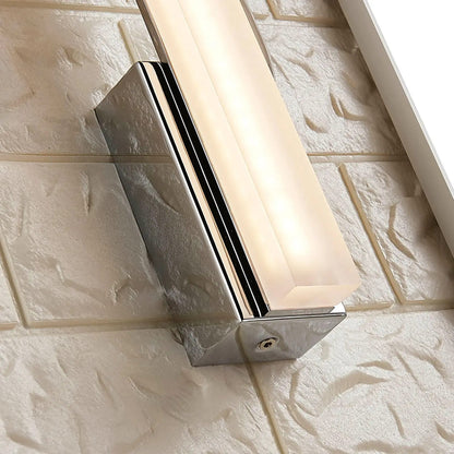 Siauras LED sieninis šviestuvas Julie, IP44