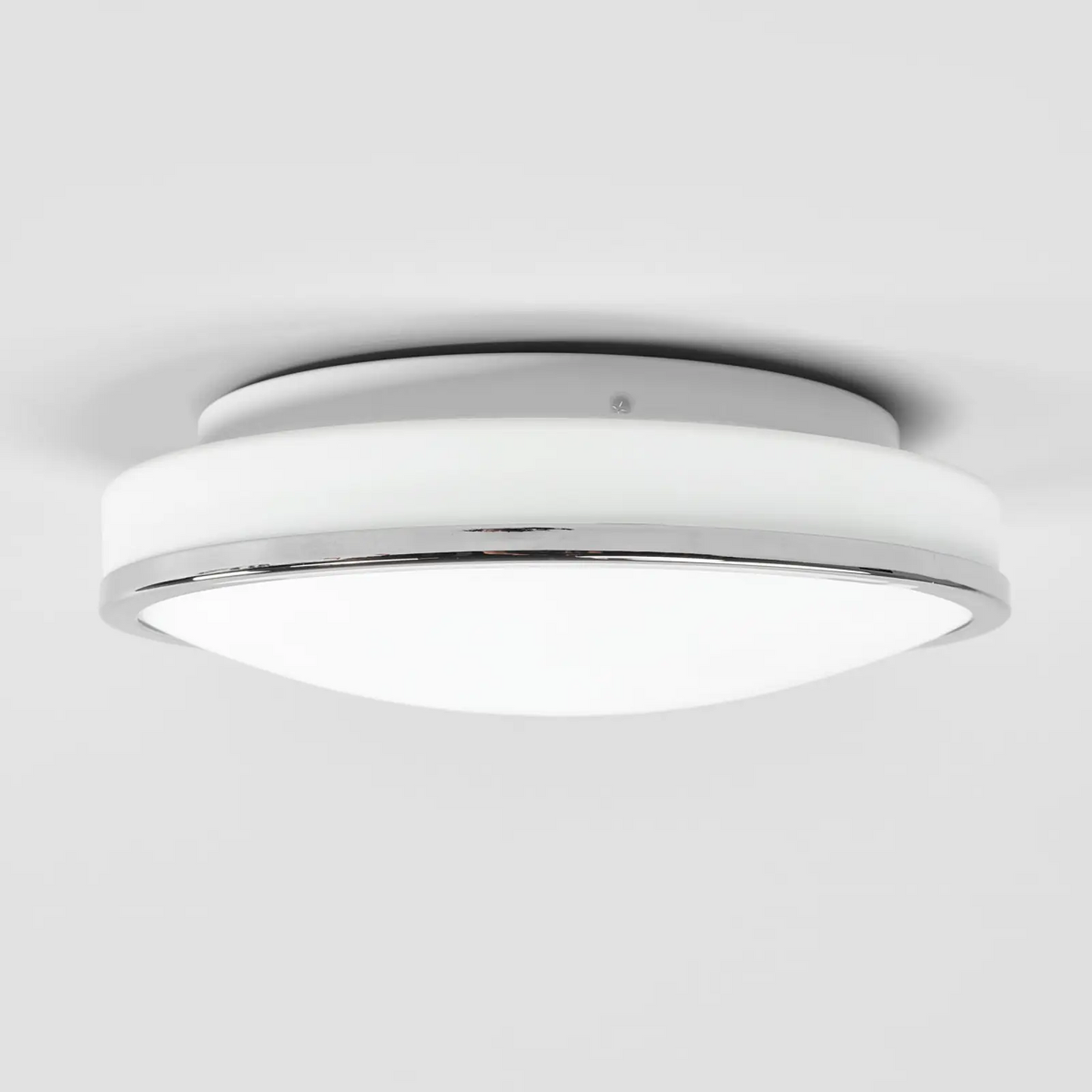 Apvalus LED lubinis šviestuvas Lyss su chromuotu apvadu, IP44