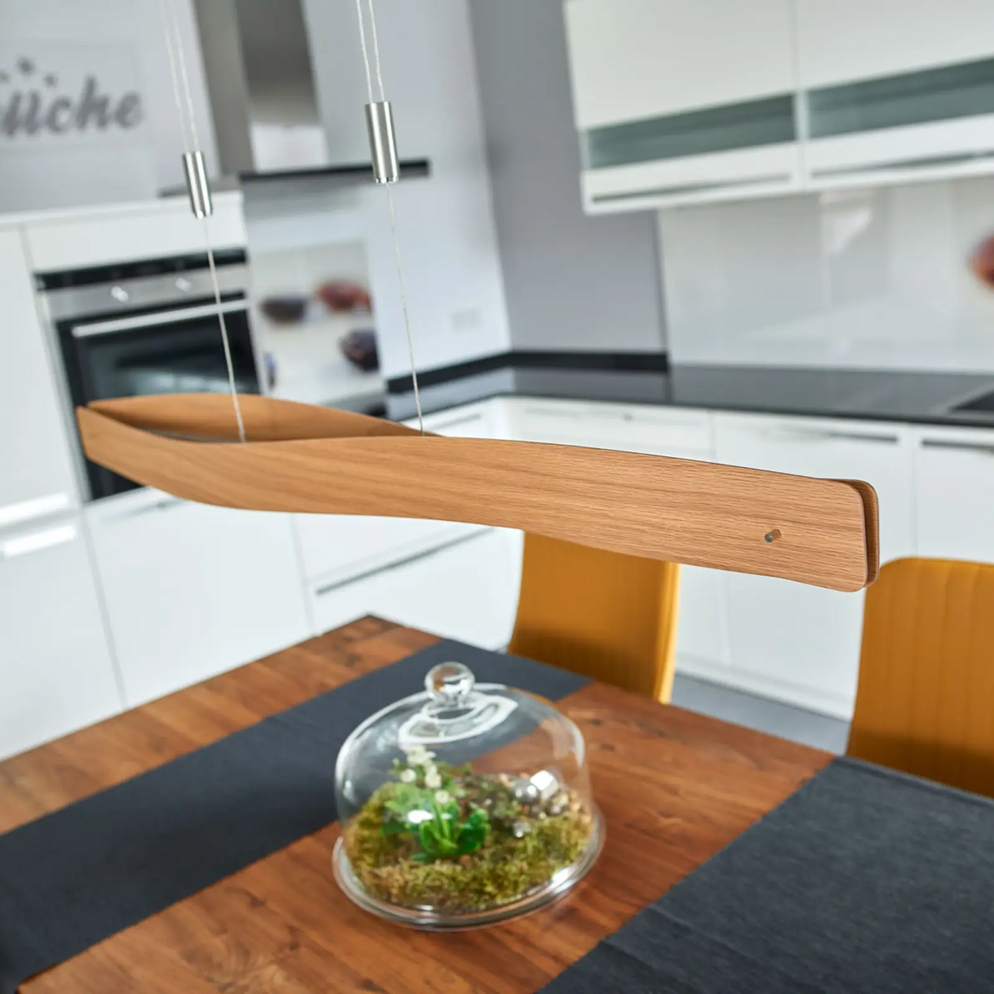 Lian LED pakabinamas šviestuvas iš natūralaus ąžuolo