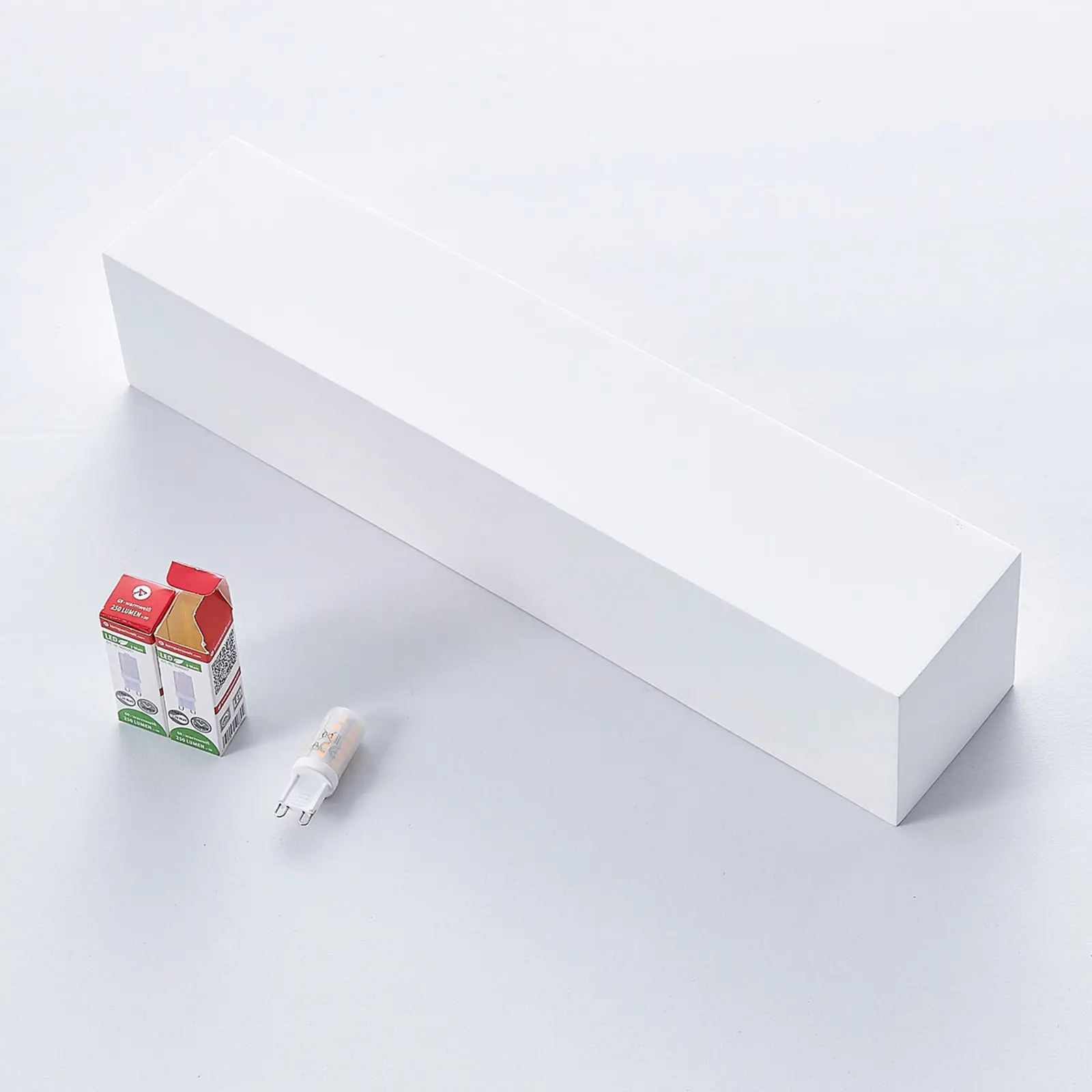 Lindby Santino sieninis šviestuvas balto tinko, 35 cm