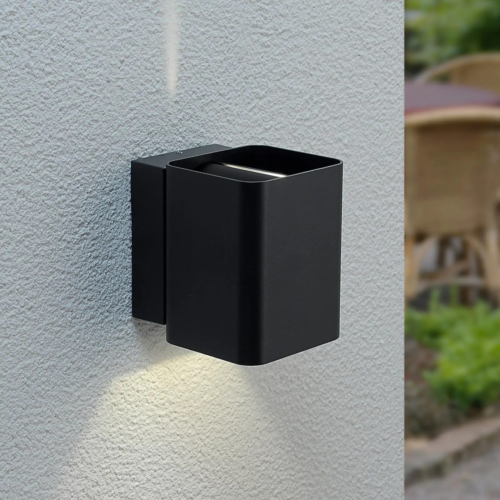 Nikolas LED lauko sieninis šviestuvas su dviguba sija