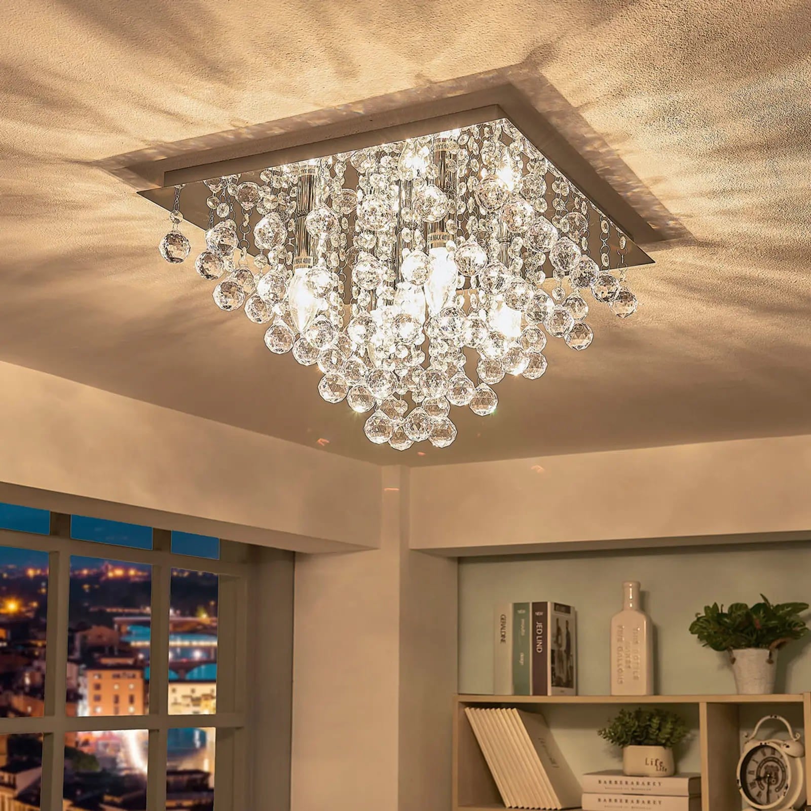 Annica - kvadratinis lubinis šviestuvas su akrilo pakabomis