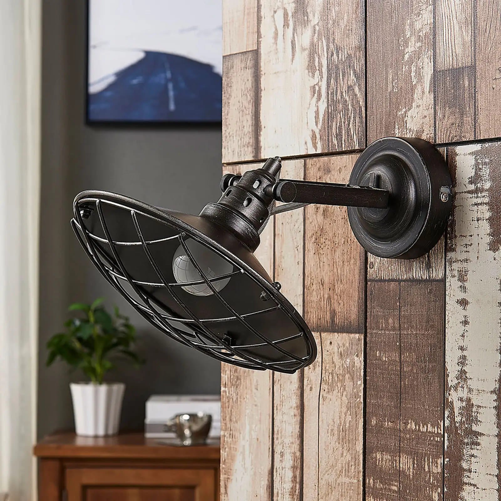 Pekka - sieninis šviestuvas su tinkliniu gaubtu