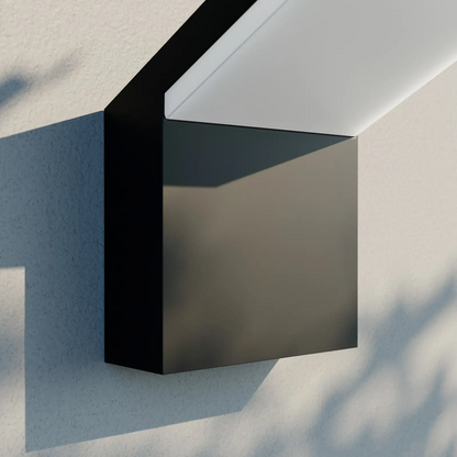 Yolena į apačią nukreiptas LED lauko sieninis šviestuvas