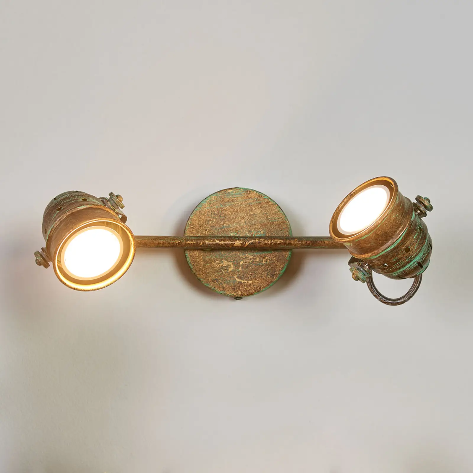 Senovinės išvaizdos dviejų lempučių LED prožektorius Leonor