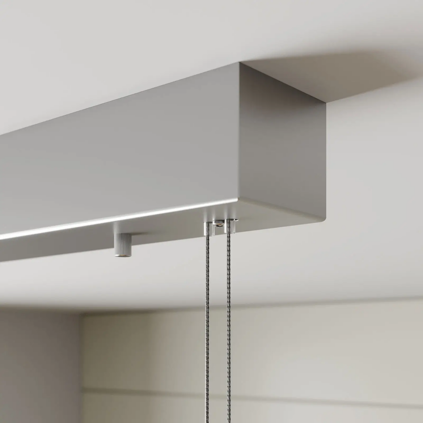 Pritemdomas pakabinamas LED šviestuvas Ebu, juodos ir auksinės spalvos