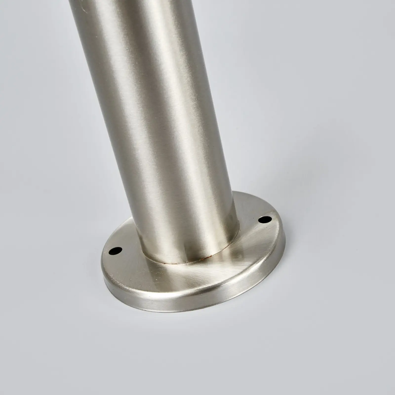 Nerūdijančio plieno kelio šviestuvas Noemi skirtas lauke