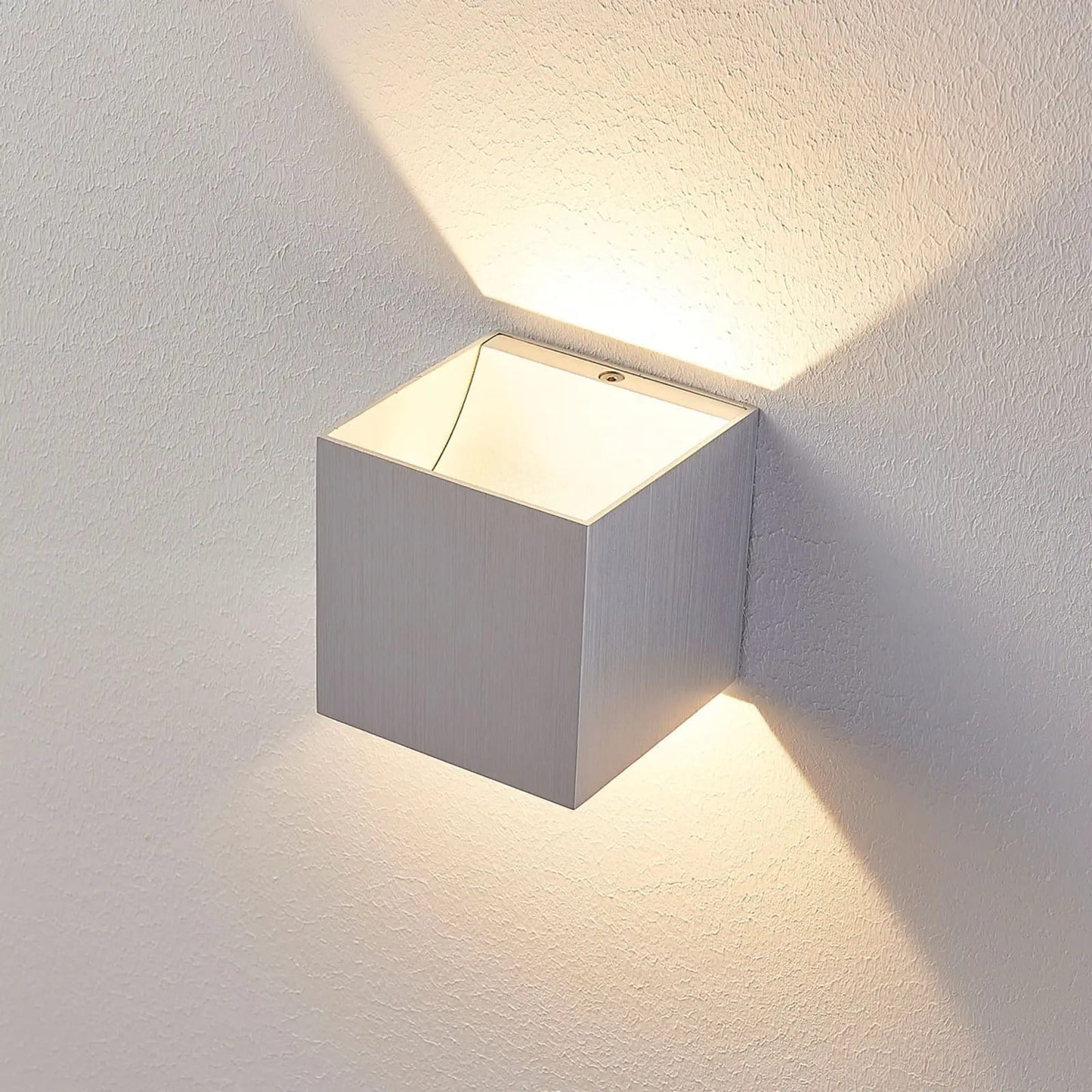 Aliumininis LED sieninis šviestuvas Esma, kampinis